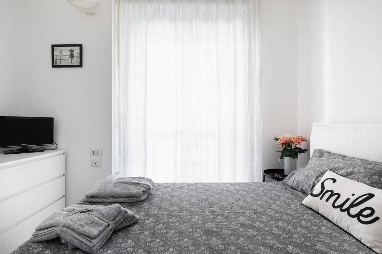 Stupendo E Accogliente Apt Milán Exterior foto